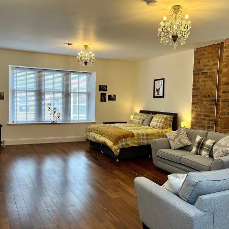 The Bards Loft, Large Studio Apartment Ayr Kültér fotó