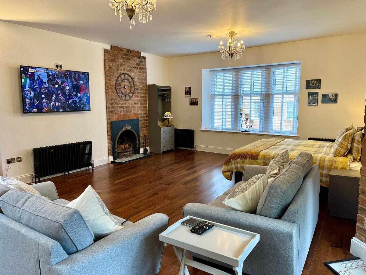 The Bards Loft, Large Studio Apartment Ayr Kültér fotó